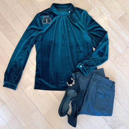Green Keyhole Neck Long Sleeve Velvet Blouse