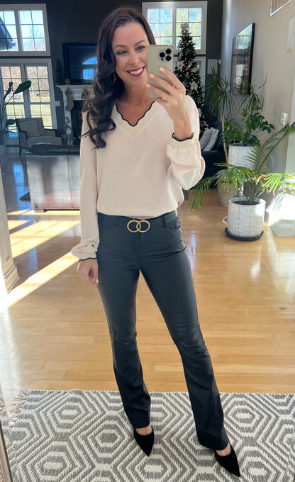 Contrast Scallop Trim V Neck Long Sleeve Blouse