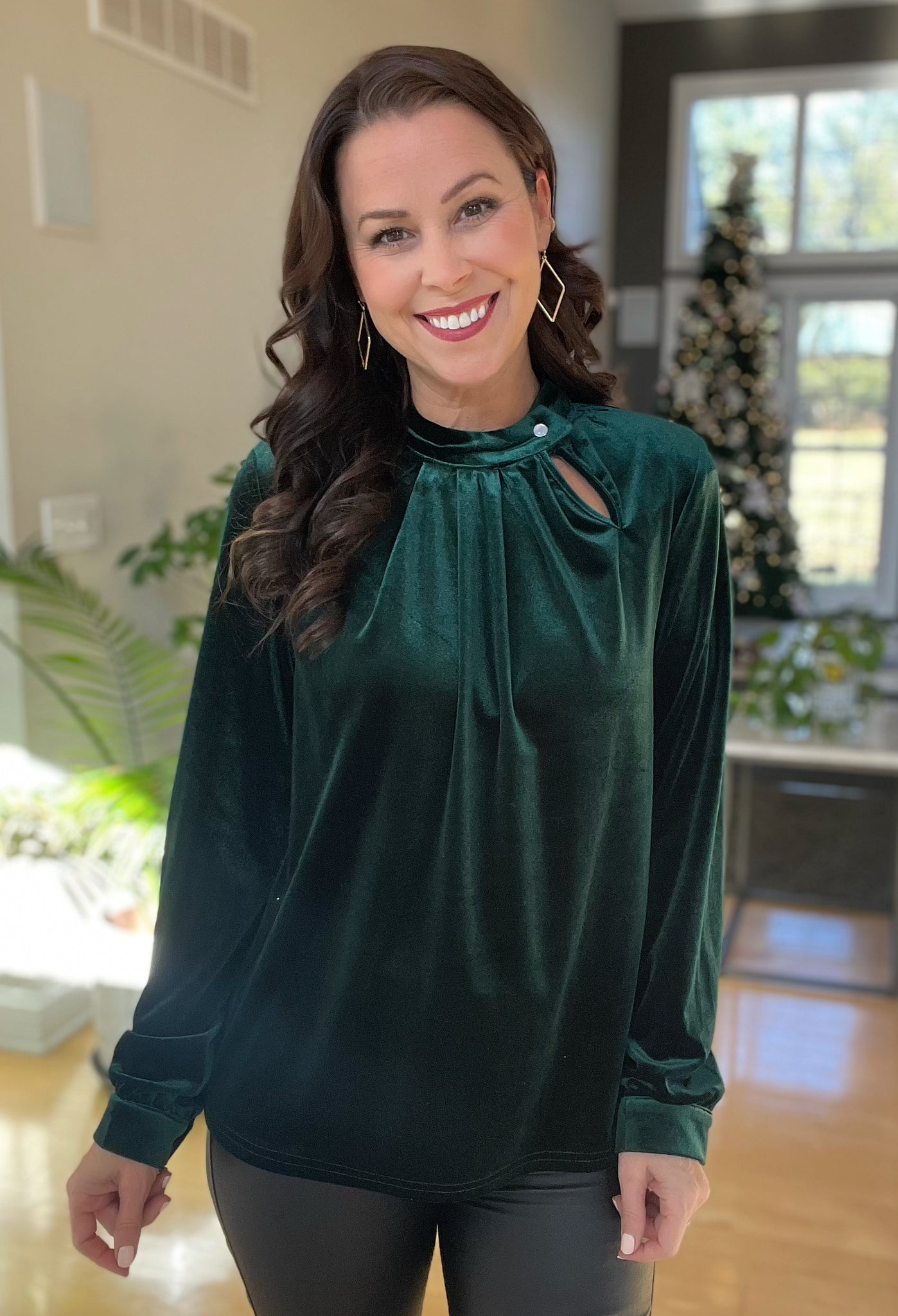 Green Keyhole Neck Long Sleeve Velvet Blouse