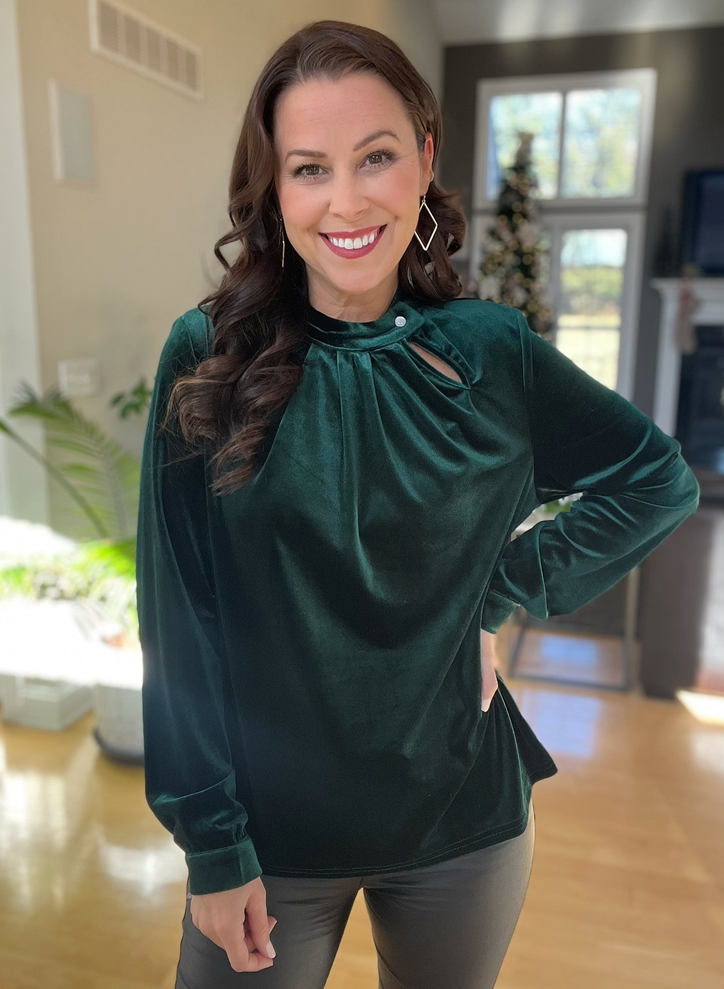 Green Keyhole Neck Long Sleeve Velvet Blouse